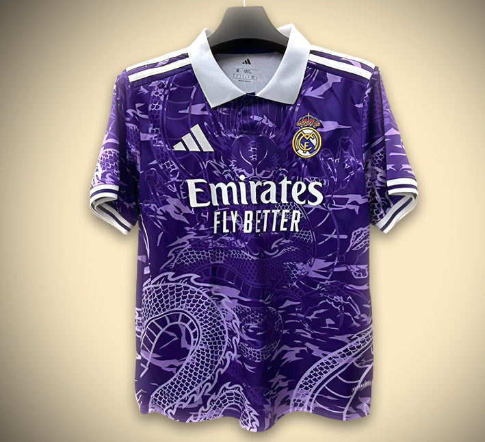 maillot-de-football-concept-real-madrid-violet-edition-dragon-saison-2526 Koszulka piłkarska koncepcyjna Real Madryt fioletowa edycja smok sezon 2526