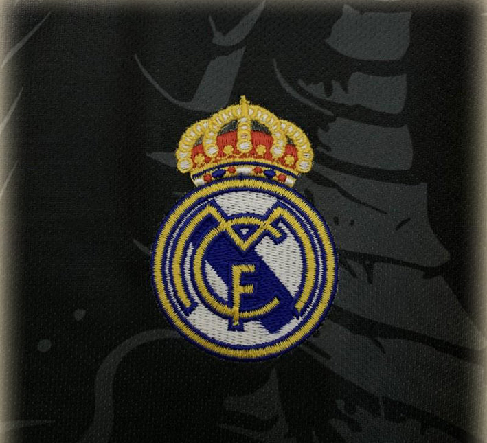 maillot-de-football-concept-real-madrid-dragon-violet-saison-2526 Koszulka piłkarska koncepcyjna Real Madryt smok fioletowy sezon 2526