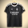 MAILLOTREALMADRID2425gardien-1.jpg Koszulka Real Madryt Edycja Bramkarska Czarna 2025-2026 widok z przodu