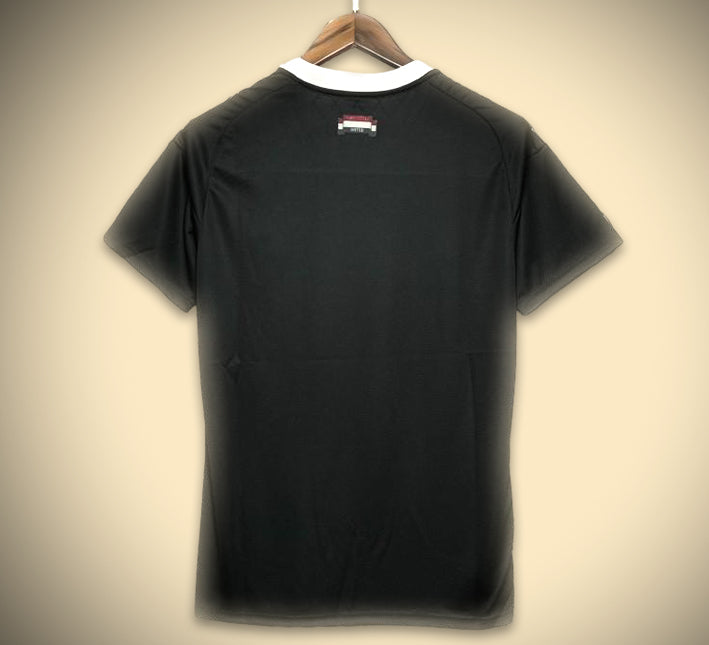 jersey-goalkeeper-manchester-united-noir-avec-ecusson-du-club Jersey bramkarski Manchester United czarny z herbem klubu