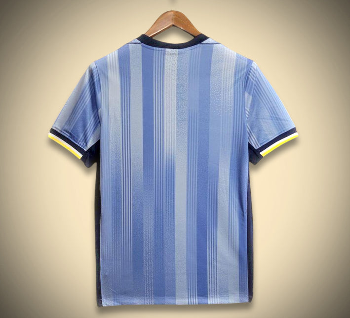 Maillottottenham24dos.jpg Koszulka Tottenham Domowa 2024-2025 widok z tyłu