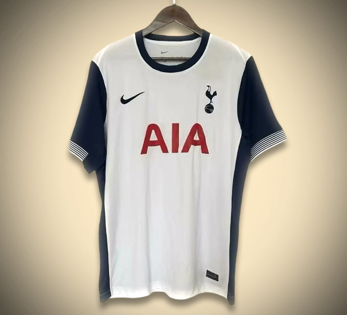 Maillottottenhamdomicile-1.jpg Koszulka Tottenham Domowa 2025-2026 widok z przodu