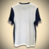 Maillottottenhamdomiciledos.jpg Koszulka Tottenham Domowa 2025-2026 widok z profilu