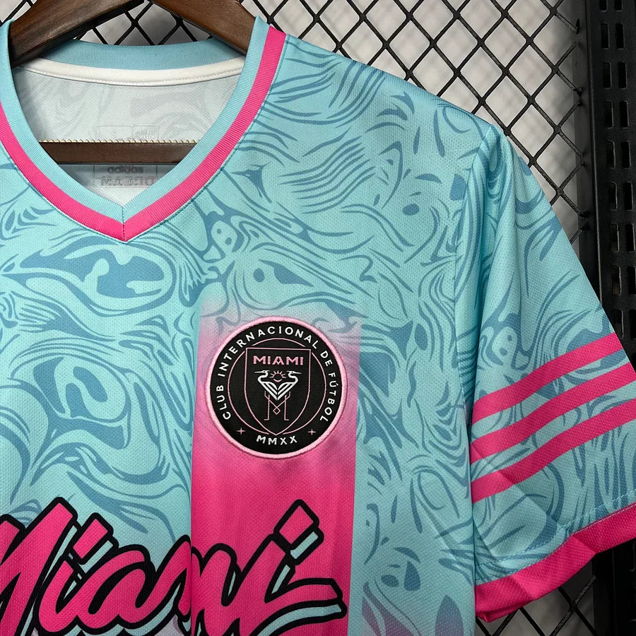 maillot-concept-inter-miami-saison-2024-2025-rose-noir-avec-logo-club koszulka concept Inter Miami sezon 2024 2025 różowo-czarna z logo klubu