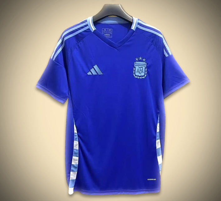 maillot-exterieur-de-l-argentine-2024-tenue-officielle-football koszulka wyjazdowa Argentyny 2024 oficjalny strój piłkarski