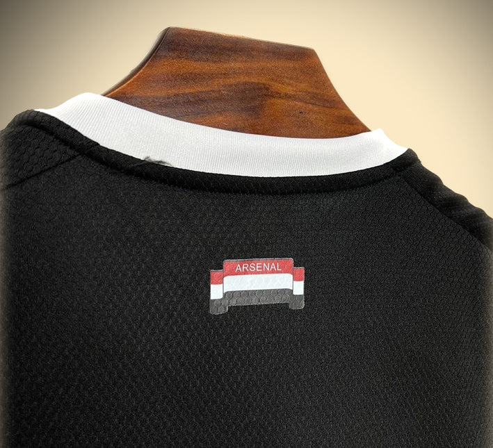 Tee shirt de match Arsenal noir design concept collection deux mille vingt quatre vingt cinq