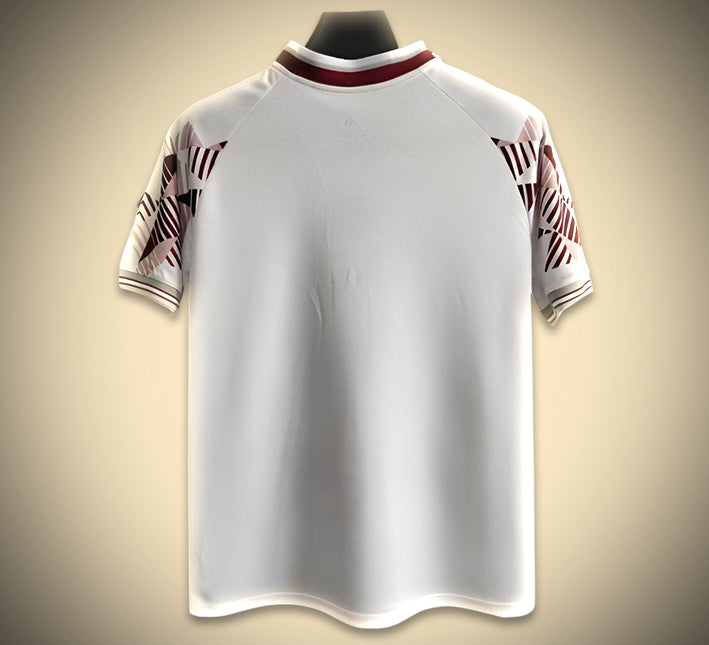 maillot-concept-bayern-munich-edition-avant-match-saison-2025-2026-tenue-echauffement-football Koszulka concept Bayern Monachium edycja przedmeczowa sezon 2025 2026 strój rozgrzewkowy piłka nożna