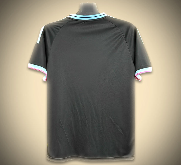maillot-de-football-inter-miami-cf-noir-edition-concept-saison-2024-2025 Koszulka piłkarska Inter Miami CF czarna edycja koncepcyjna sezon 2024 2025