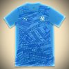 maillotmarseilledomicilebleu-1.jpg Koszulka Olympique Marseille Przedmeczowa 2024-2025 widok z przodu