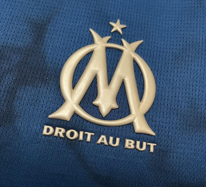Koszulka Olympique Marseille Wyjazdowa 2024-2025 widok z profilu