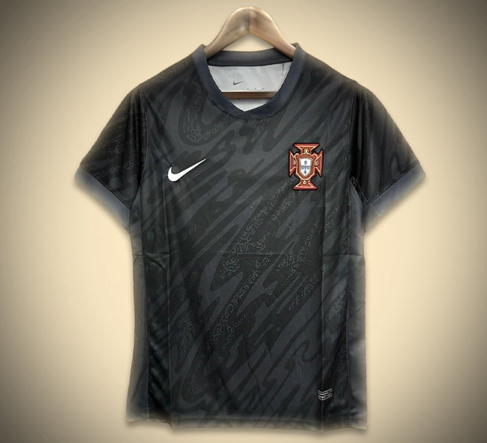 maillotportugalgardiennoir-1.jpg Koszulka Portugalia Bramkarska Czarna 2024-2025 widok z przodu