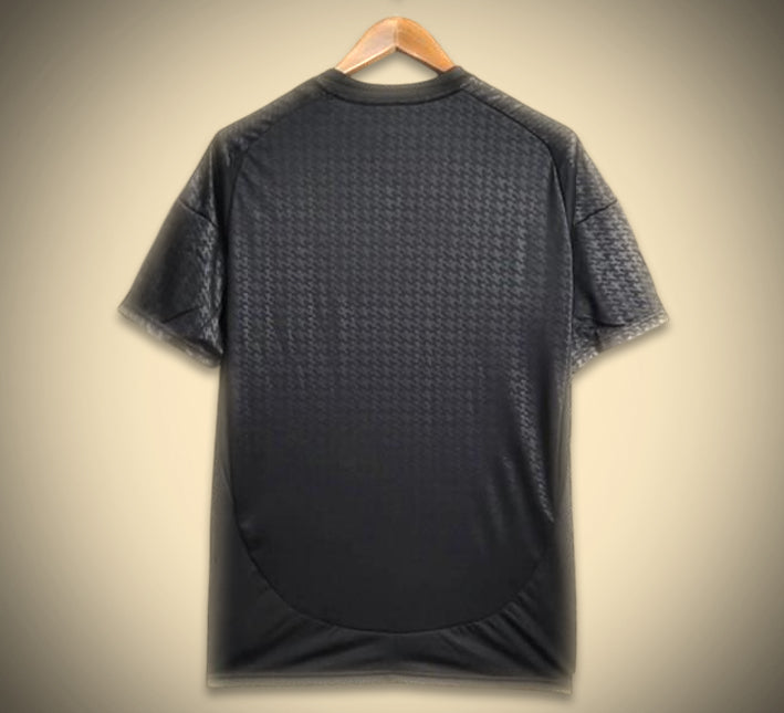 maillot-de-football-noir-concept-real-madrid-edition-2425 Koszulka piłkarska czarna koncepcyjna Real Madryt edycja 2425