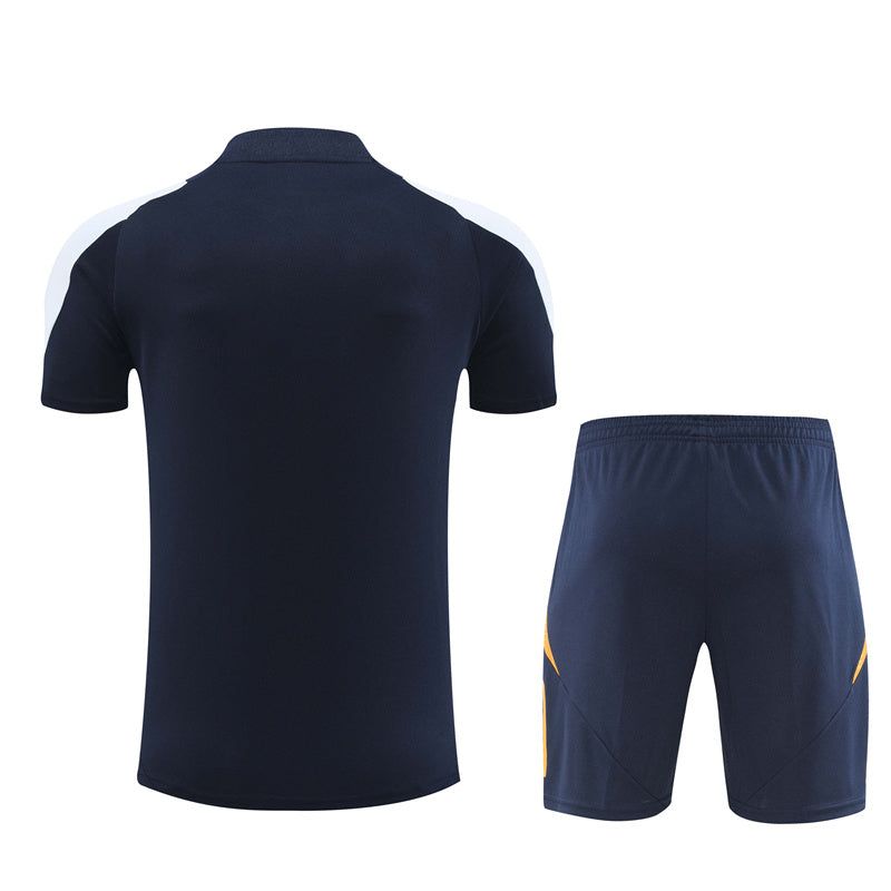 ensemble-maillot-et-short-real-madrid-saison-2024-2025-tenue-officielle Komplet koszulki i spodenek Real Madryt sezon 2024 2025 oficjalny strój