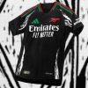 jersey-arsenal-exterieur-adidas-rouge-et-noir-pour-supporter-des-gunners jersey Arsenal wyjazdowa adidas czerwona i czarna dla kibica Gunners