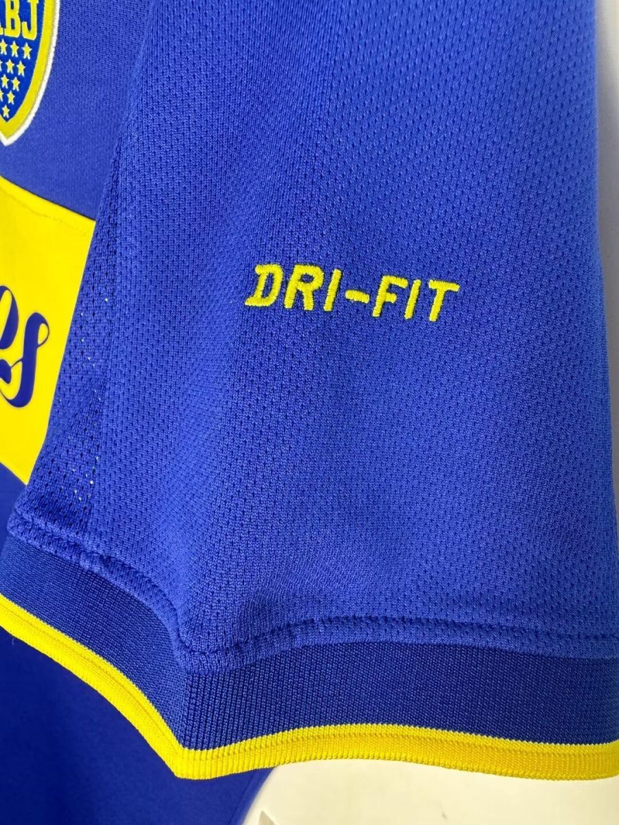 jersey-boca-juniors-domicile-avec-couleurs-officielles-bleu-jaune Jersey Boca Juniors domowy z oficjalnymi kolorami niebiesko-żółtymi