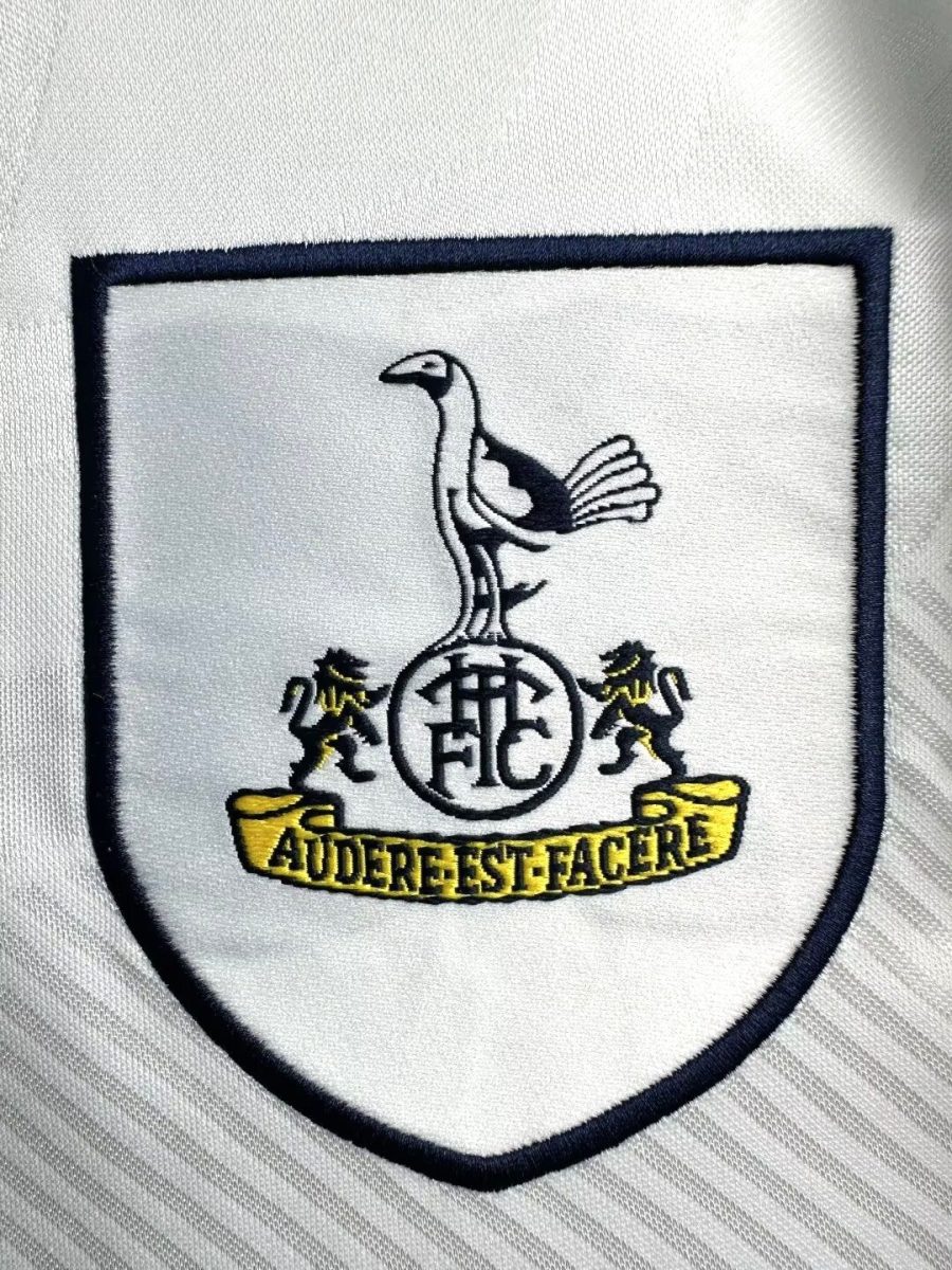 jersey-tottenham-hotspur-domicile-ancien-modele-collection-football koszulka Tottenham Hotspur domowa stary model kolekcja piłkarska