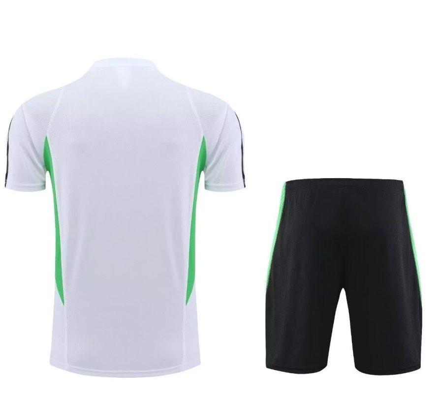 kit-training-manchester-united-blanc-saison-2023-2024-tenue-d-entrainement-football zestaw treningowy Manchester United biały sezon 2023 2024 strój treningowy piłkarski