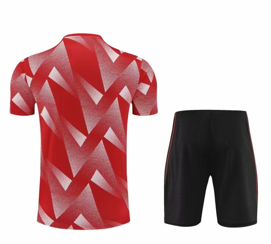 zestaw treningowy czerwony Bayern Munich sezon 2023 2024 strój treningowy piłka nożna