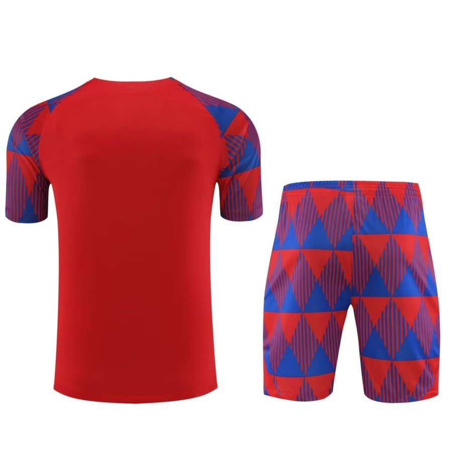 kit-training-rouge-fc-barcelona-saison-2023-2024-tenue-d-entrainement-officielle Zestaw treningowy czerwony FC Barcelona sezon 2023 2024 oficjalny strój treningowy