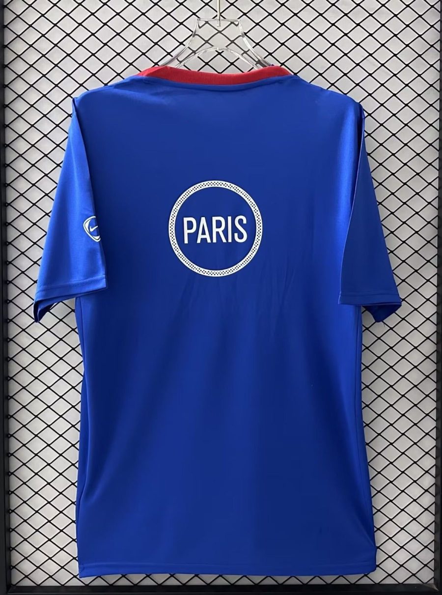 koszulka przedmeczowa Paris Saint Germain sezon 2025 2026 oficjalny strój rozgrzewkowy