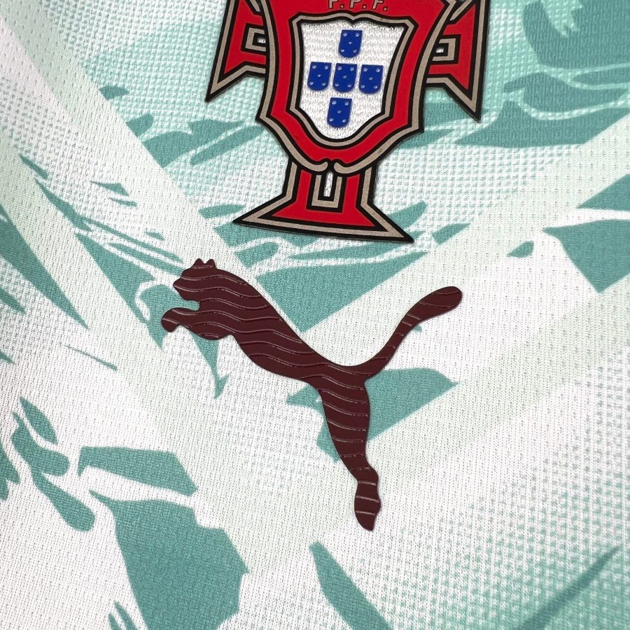 maillot-de-foot-portugal-version-away-2026-avec-ecusson-de-selection Koszulka piłkarska Portugalia wersja away 2026 z herbem reprezentacji
