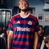 maillot-de-football-newcastle-united-tenue-exterieure-nouvelle-collection koszulka piłkarska Newcastle United strój wyjazdowy nowa kolekcja
