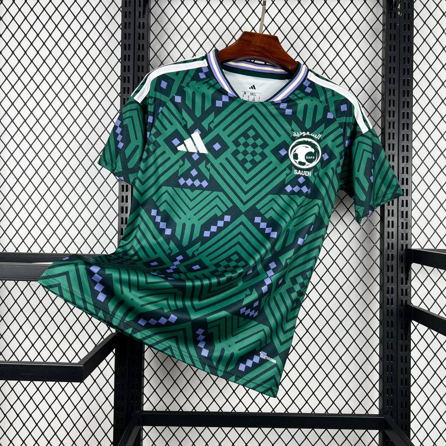 maillot-domicile-arabie-saoudite-saison-2026-vert-et-blanc Koszulka domowa Arabia Saudyjska sezon 2026 zielono-biała