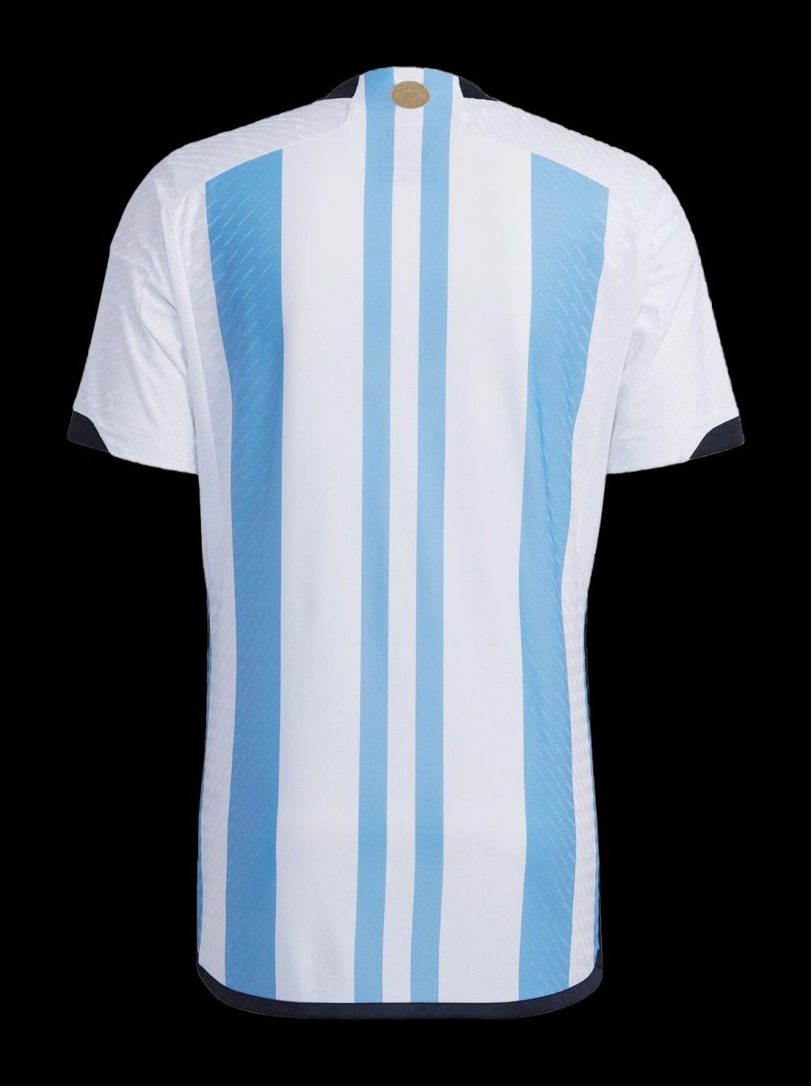 maillot-domicile-argentin-trois-etoiles-coupe-du-monde-2022-bleu-et-blanc koszulka domowa argentyńska trzy gwiazdki mundial 2022 niebiesko-biała