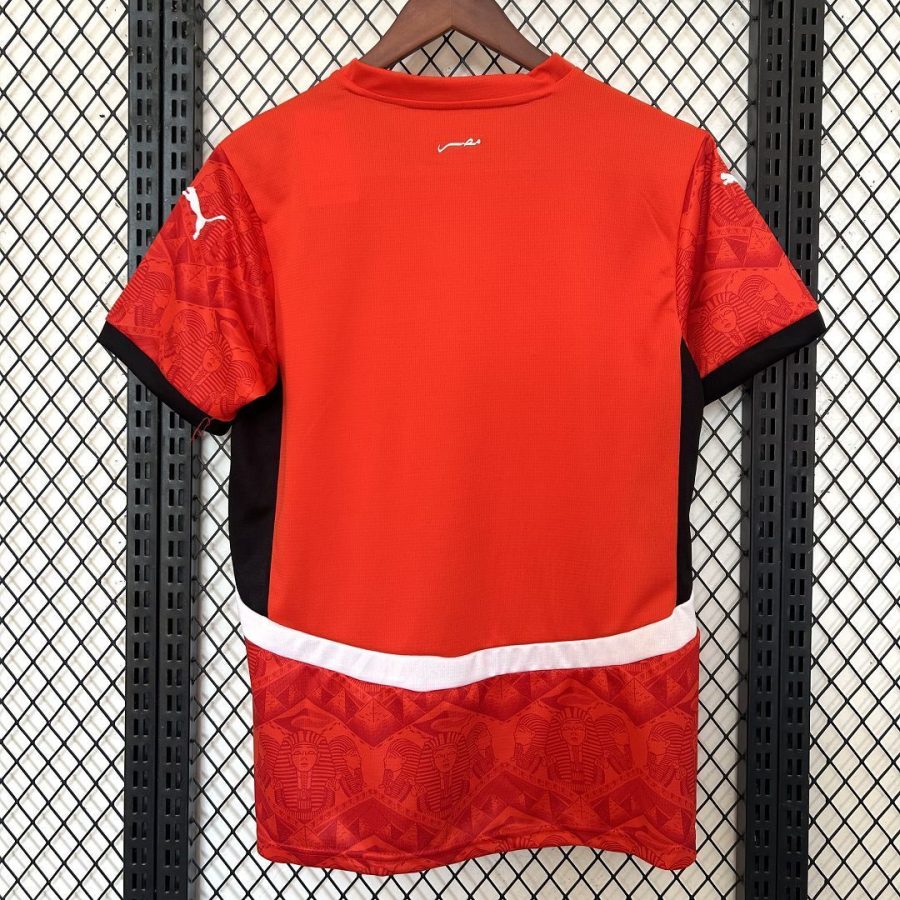 maillot-domicile-de-la-selection-d-egypte-saison-2026-tenue-officielle-rouge Koszulka domowa reprezentacji Egiptu sezon 2026 oficjalny strój czerwony