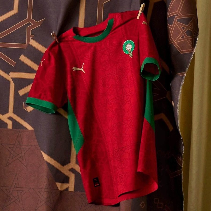 maillot-domicile-equipe-du-maroc-saison-deux-mille-vingt-quatre-deux-mille-vingt-cinq-rouge-et-vert Koszulka domowa reprezentacji Maroka sezon dwa tysiące dwadzieścia cztery dwa tysiące dwadzieścia pięć czerwona i zielona