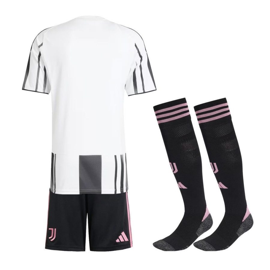 koszulka domowa Juventus dziecięca sezon 2025 2026 ze spodenkami