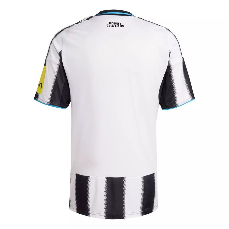 Koszulka domowa Newcastle United sezon dwa tysiące dwadzieścia pięć dwa tysiące dwadzieścia sześć czarno-biała