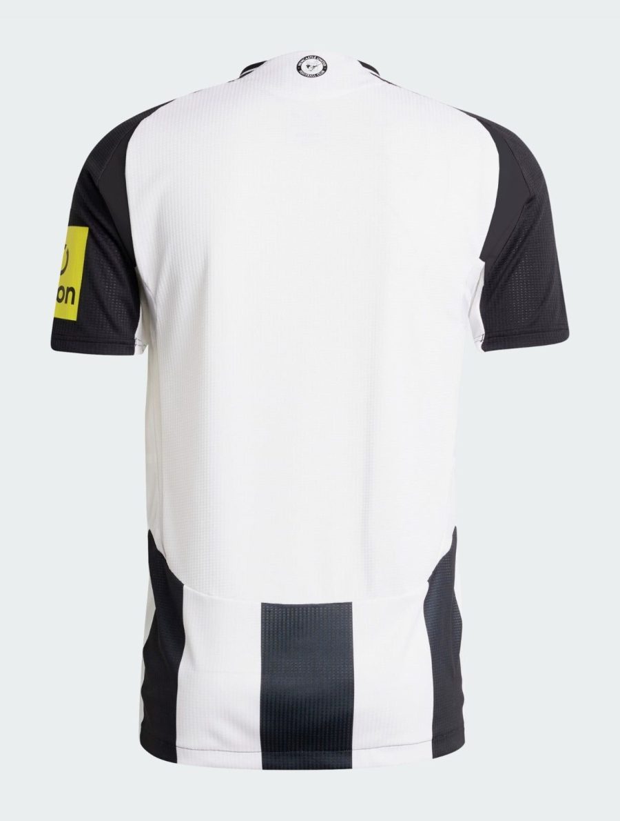 maillot-domicile-newcastle-united-saison-vingt-vingt-quatre-vingt-vingt-cinq-noir-et-blanc koszulka domowa Newcastle United sezon dwadzieścia dwadzieścia cztery dwadzieścia dwadzieścia pięć czarno-biała