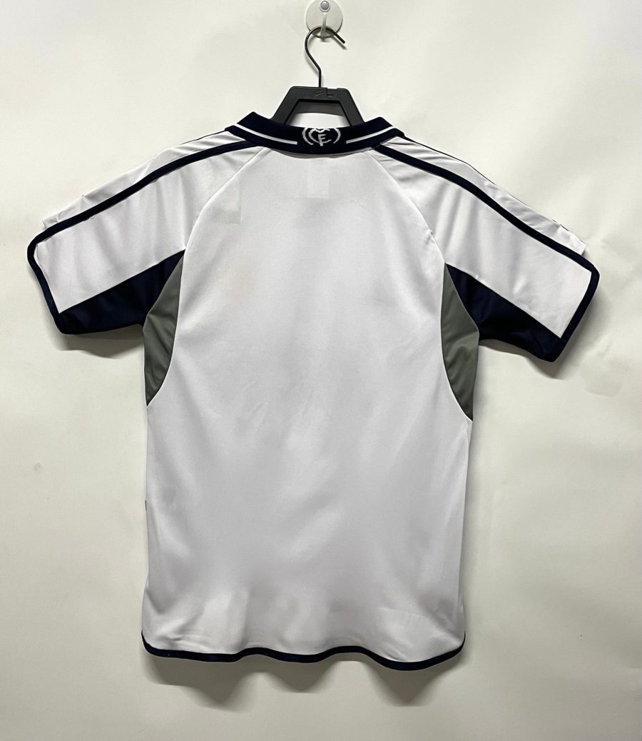 maillot-domicile-real-madrid-saison-deux-mille-deux-mille-un koszulka domowa Real Madryt sezon dwa tysiące dwa tysiące jeden