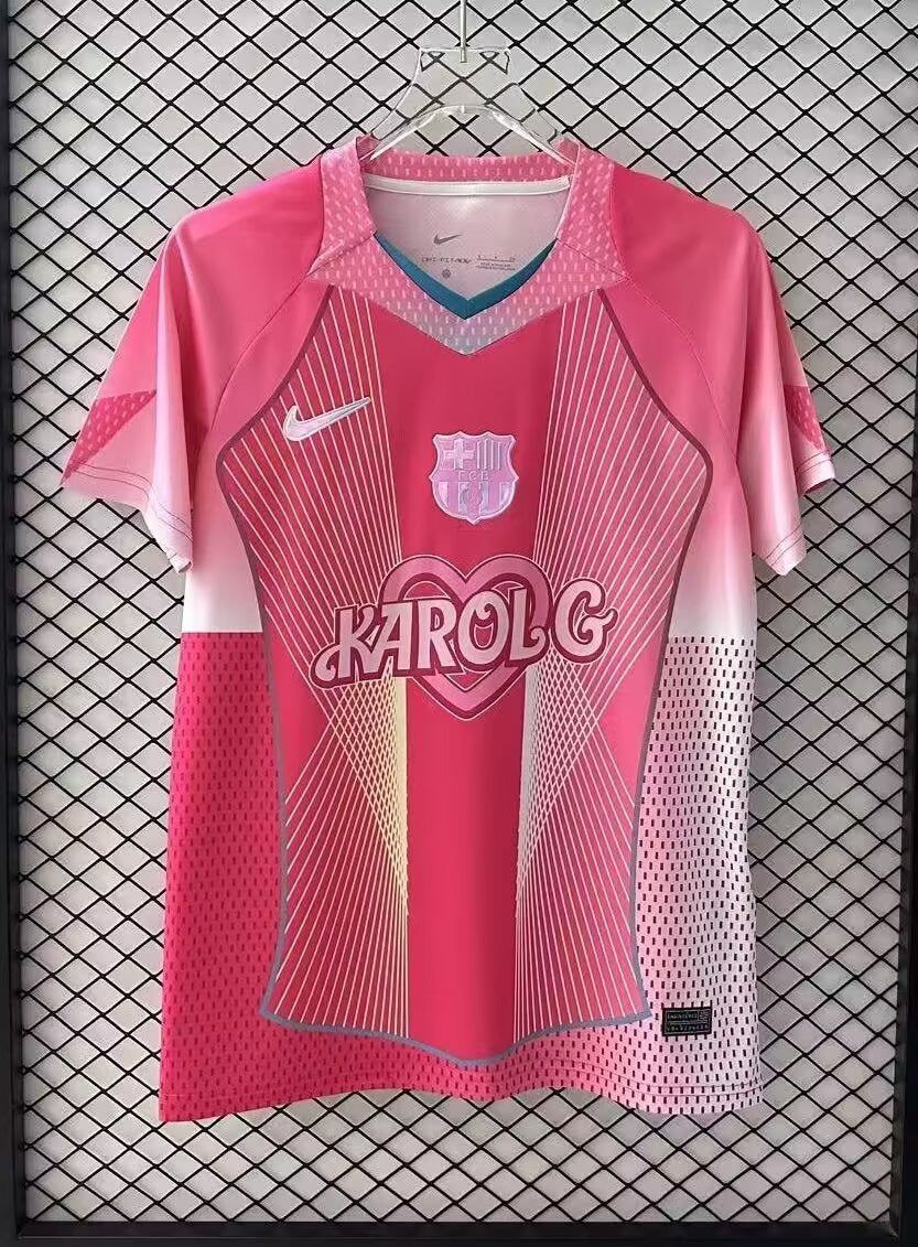 maillot-fc-barcelona-x-karol-g-rose KOSZULKA FC BARCELONA x KAROL G RÓŻOWA