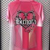maillot-officiel-fc-barcelona-edition-rose-collaboration-karol-g-pour-supporters oficjalna koszulka FC Barcelona edycja różowa we współpracy z Karol G dla kibiców