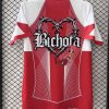 maillot-rouge-edition-limitee-fc-barcelona-collaboration-karol-g-tenue-supporter Koszulka czerwona edycja limitowana FC Barcelona kolaboracja Karol G strój kibica