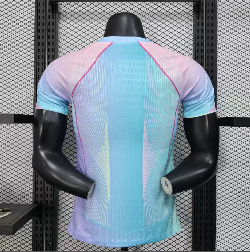 maillot-special-fc-barcelone-saison-2025-2026-domicile-bleu-et-grenat Koszulka specjalna FC Barcelona sezon 2025 2026 domowa niebiesko-granatowa