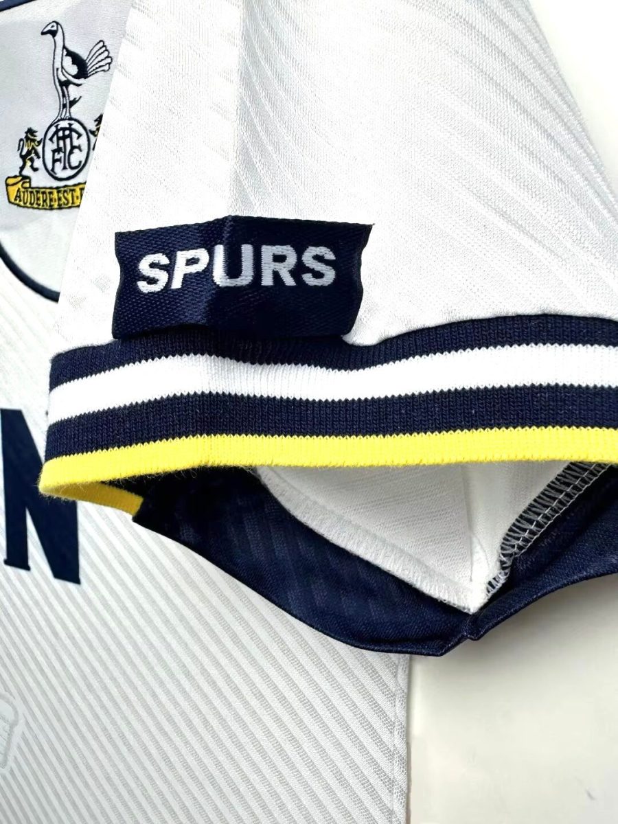 maillot-vintage-tottenham-hotspur-a-domicile-annees-quatre-vingt-dix koszulka vintage Tottenham Hotspur domowa lata dziewięćdziesiąte