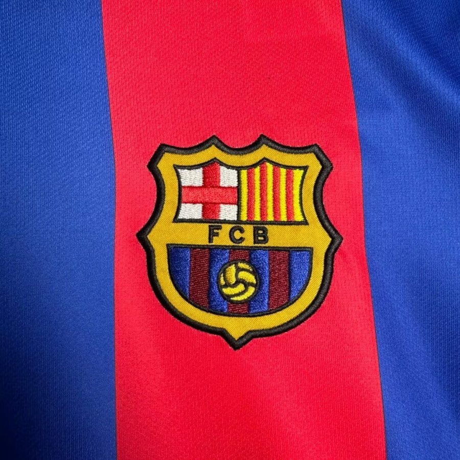 Strój piłkarski FC Barcelony 2004 2005 koszulka domowa z krótkim rękawem