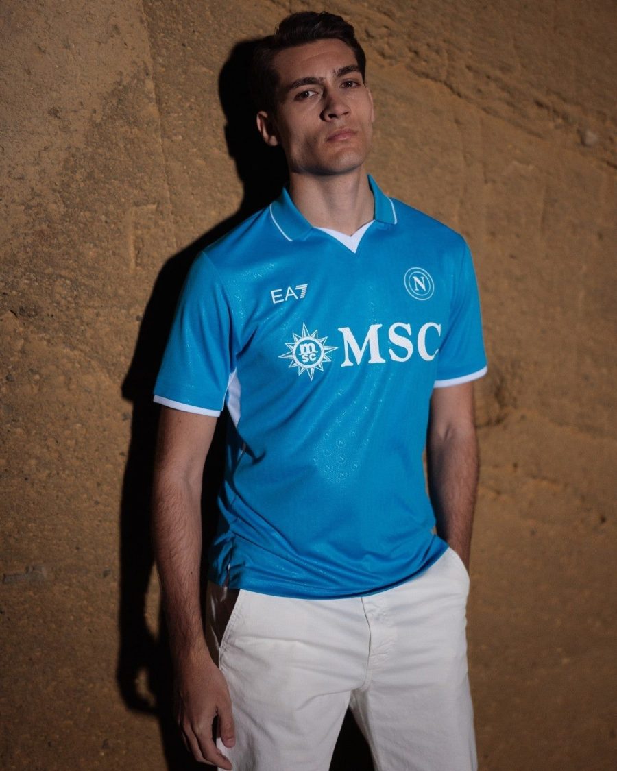 tenue-de-football-napoli-a-domicile-jersey-bleu-ciel-pour-supporters Strój piłkarski Napoli domowy jersey błękitny dla kibiców