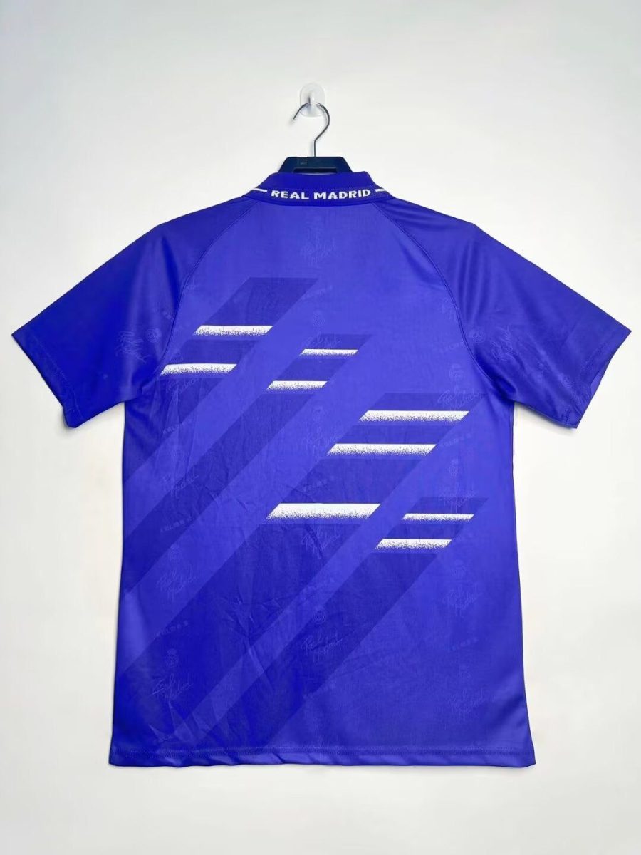 tenue-de-football-real-madrid-couleur-violet-avec-sponsor-teka-style-retro Strój piłkarski Real Madryt kolor fioletowy ze sponsorem Teka styl retro