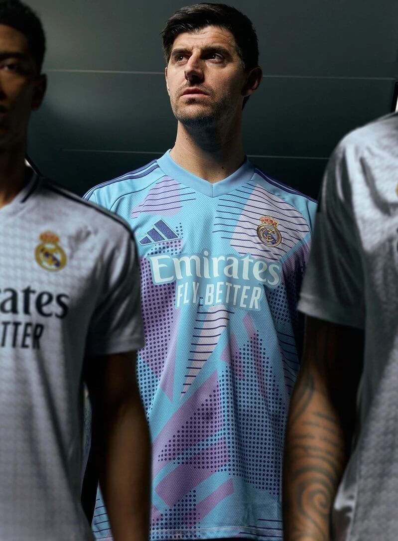 tenue-de-gardien-real-madrid-couleur-officielle-manches-longues strój bramkarski Real Madryt oficjalny kolor długie rękawy