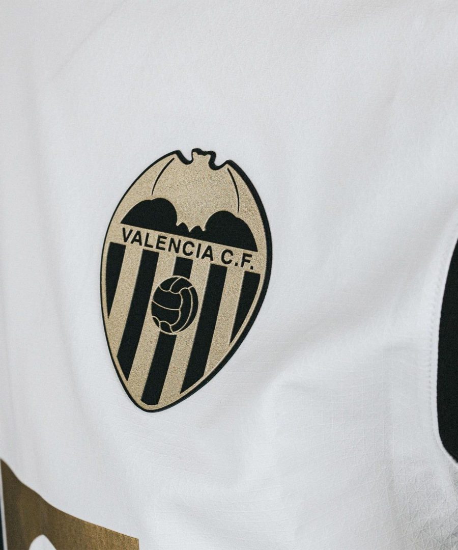 tenue-domicile-valencia-club-de-futbol-2024-2025-maillot-de-football strój domowy Valencia Club de Futbol 2024 2025 koszulka piłkarska