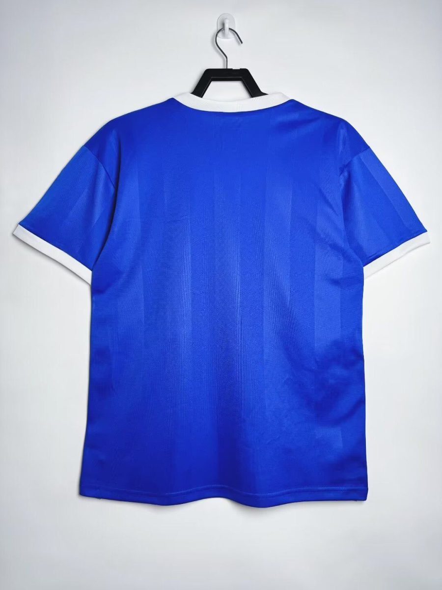tenue-exterieure-equipe-d-argentine-coupe-du-monde-mille-neuf-cent-quatre-vingt-six strój wyjazdowy reprezentacji Argentyny mundial tysiąc dziewięćset osiemdziesiąt sześć