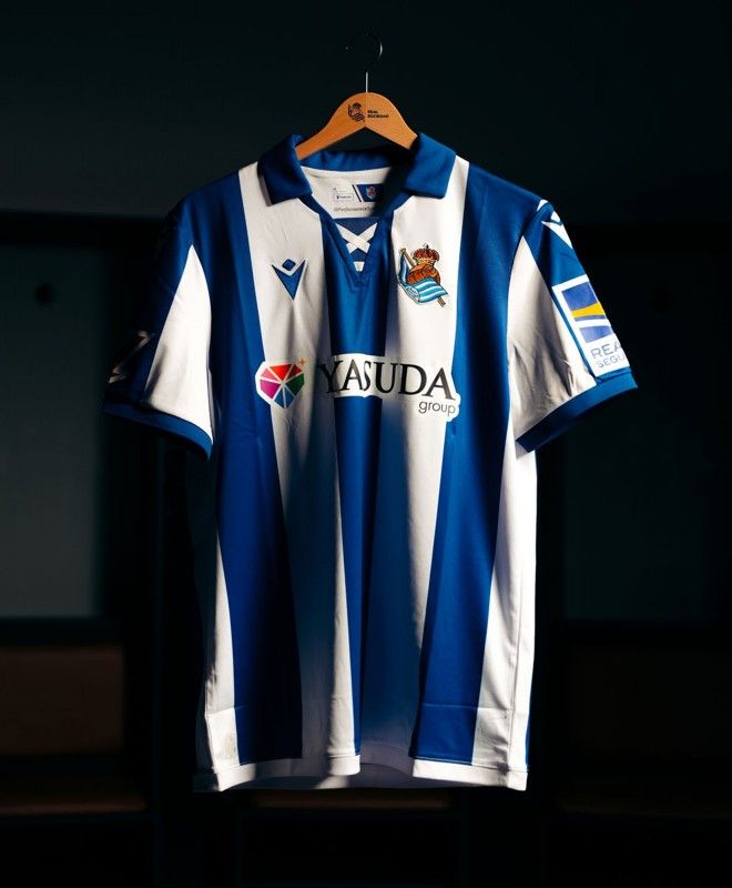 tenue-officielle-real-sociedad-a-domicile-jersey-football oficjalny strój domowy Real Sociedad koszulka piłkarska