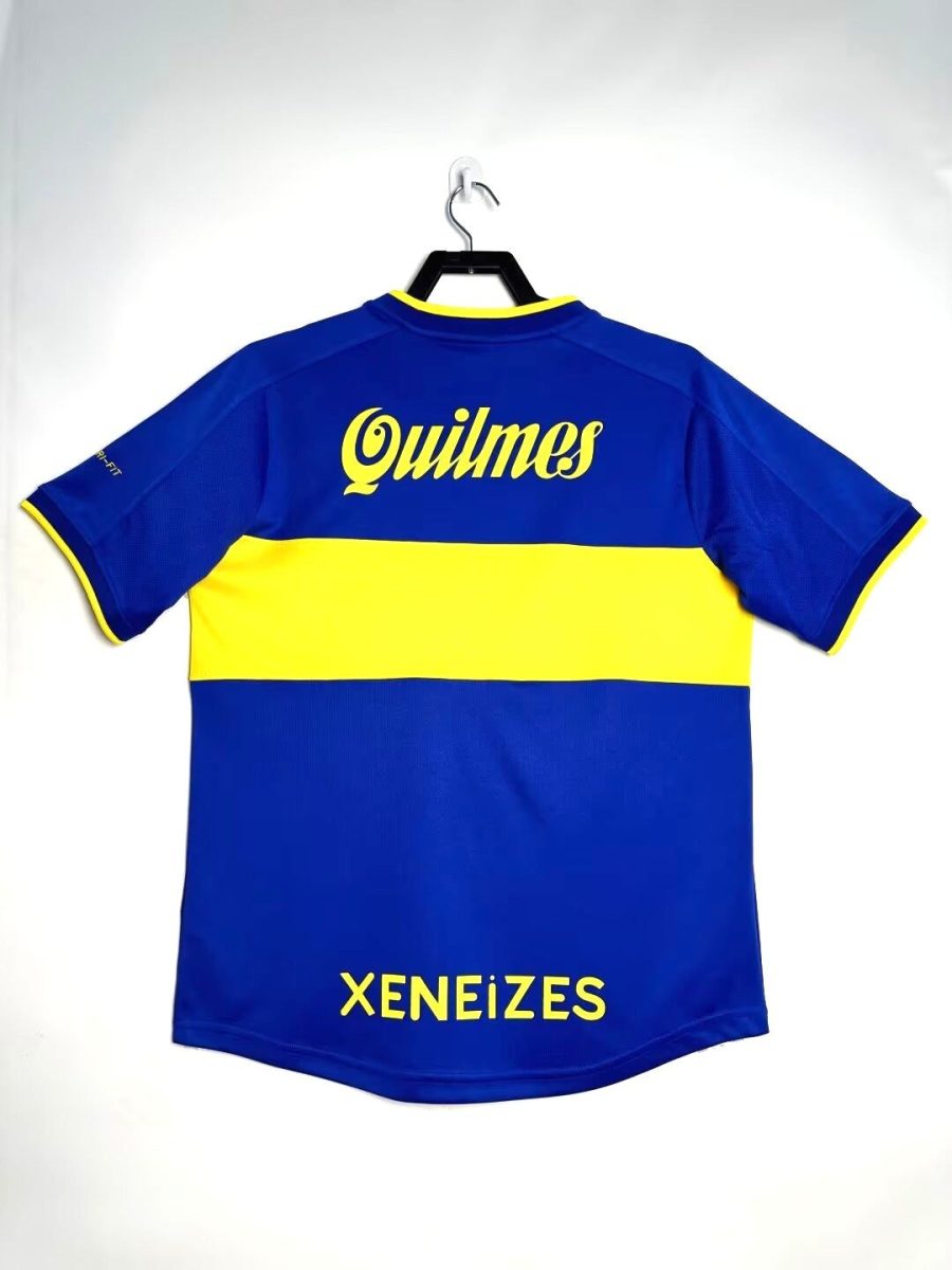 tenue-supporter-boca-juniors-maillot-maison-bleu-jaune Strój kibica Boca Juniors koszulka domowa niebiesko-żółta