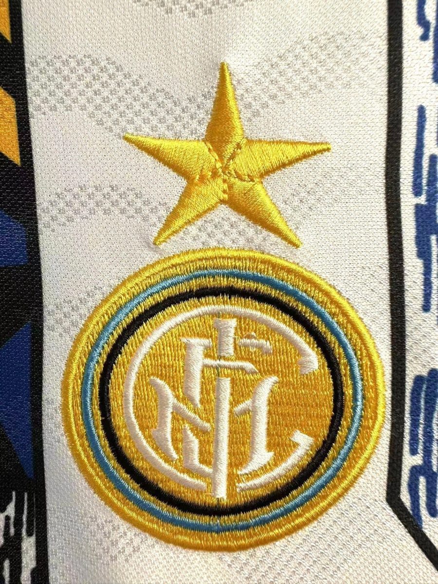 tunique-de-football-inter-milan-version-away-vintage-annees-quatre-vingt-dix Tunique de football Inter Milan version away vintage années quatre vingt dix