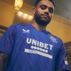 tunique-de-football-rangers-fc-tenue-officielle-a-domicile-2024-2025 Tunika piłkarska Rangers FC, oficjalny strój domowy 2024/2025