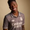 tunique-exterieure-real-madrid-third-violet-avec-ecusson-du-club Tunika wyjazdowa Real Madryt trzecia fioletowa z herbem klubu